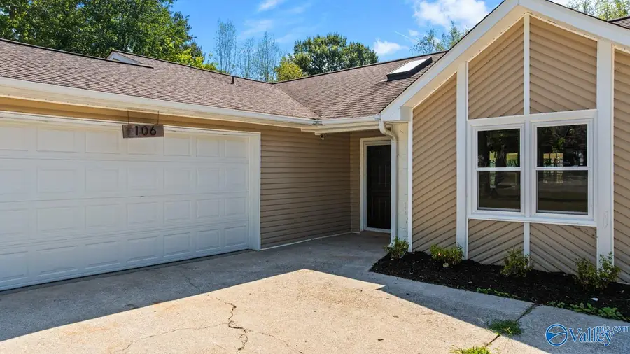 106 Oxford Drive, Meridianville, AL 35759 - #3