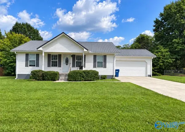 1304 Rubrum Lane, Albertville, AL 35951