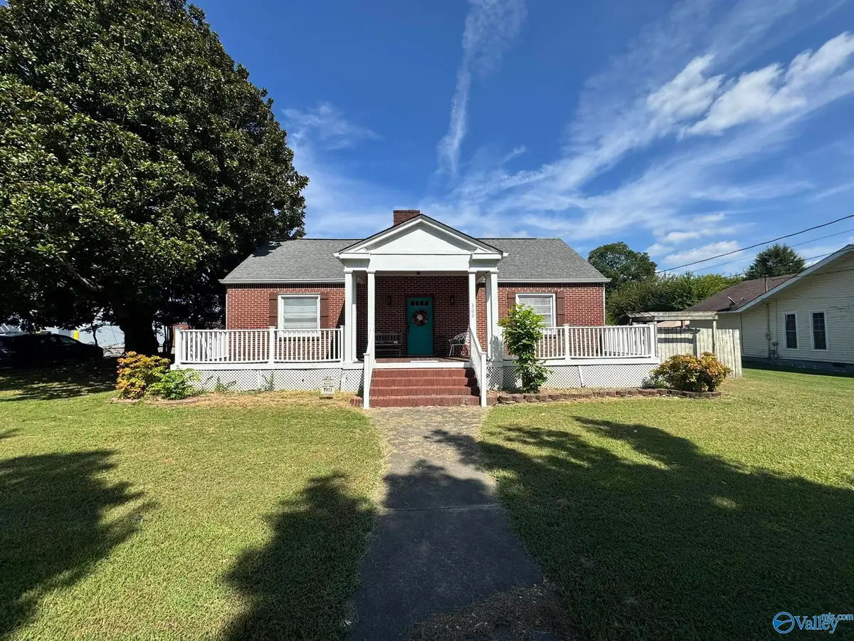 300 E Mccord Ave, Albertville, AL 35950 - #1