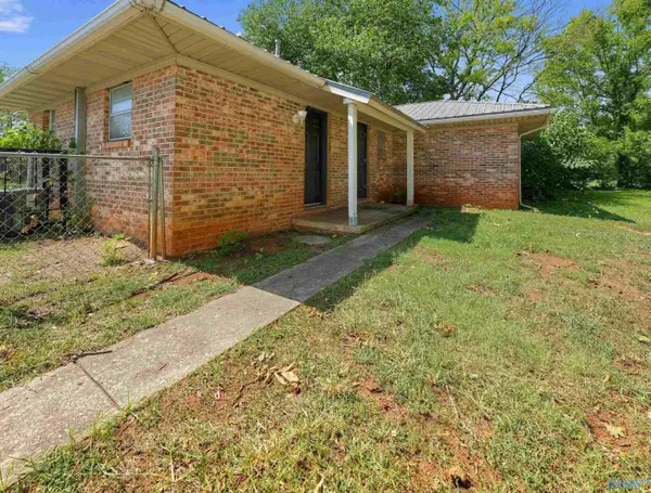 112 Ash Court Ne, Decatur, AL 35601