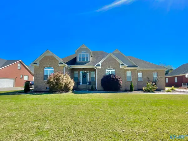 228 Twin Lakes Drive, New Market, AL 35761