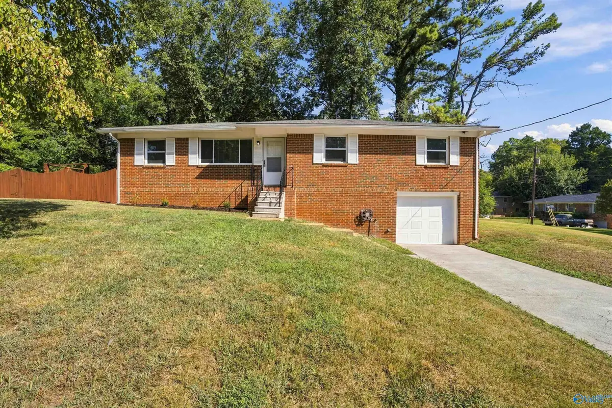 2416 Greenhill Drive Nw, Huntsville, AL 35810 - #1