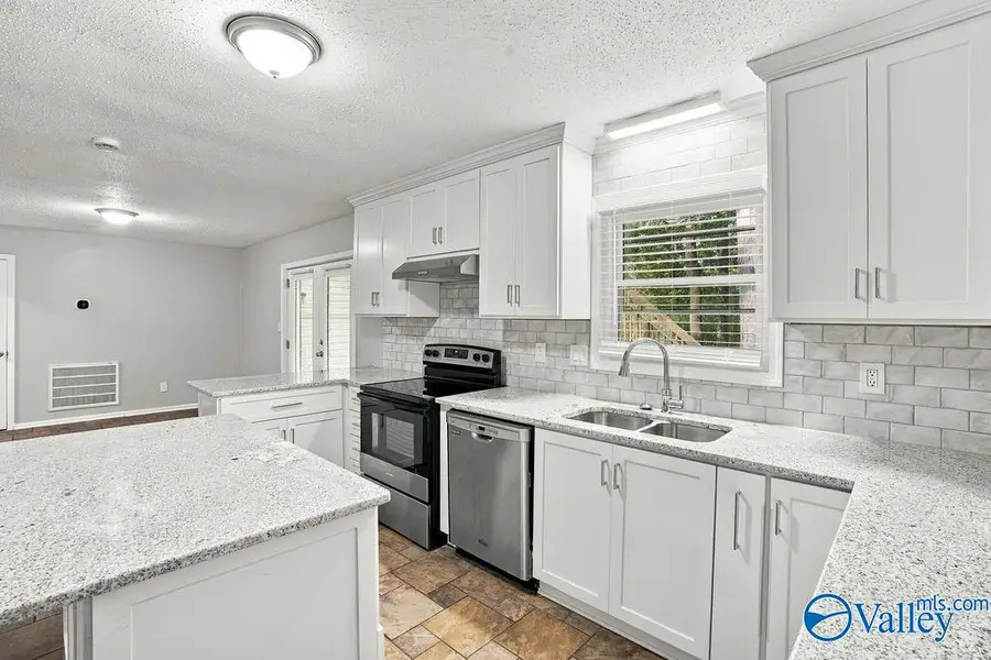 507 Greendale Drive Nw, Huntsville, AL 35806 - #3