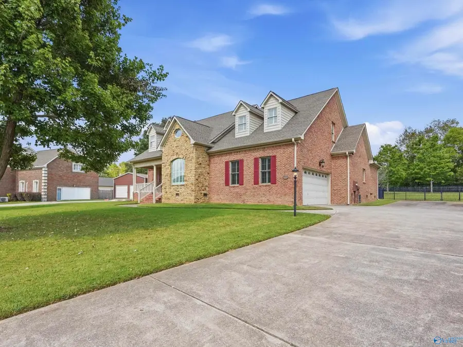 115 Featherstone Lane, Owens Cross Roads, AL 35763 - #3