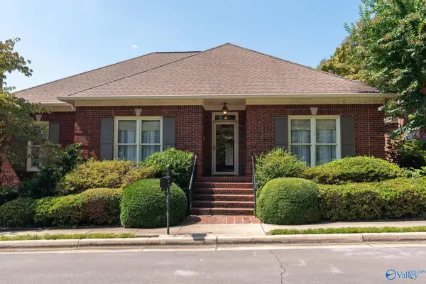 48 Saint James Square, Huntsville, AL 35801
