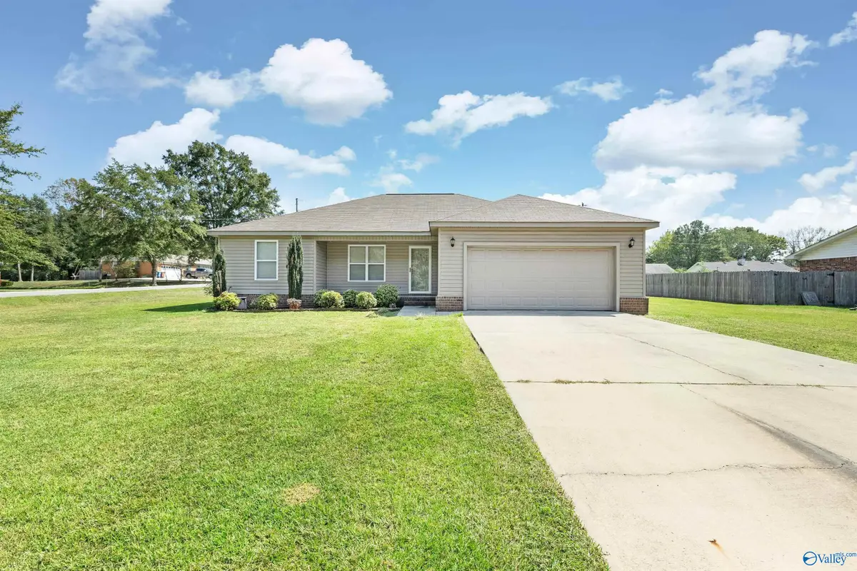 600 Gable Circle Sw, Hartselle, AL 35640 - #1