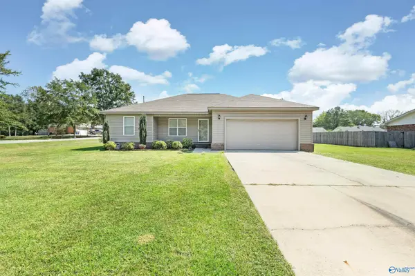 600 Gable Circle Sw, Hartselle, AL 35640