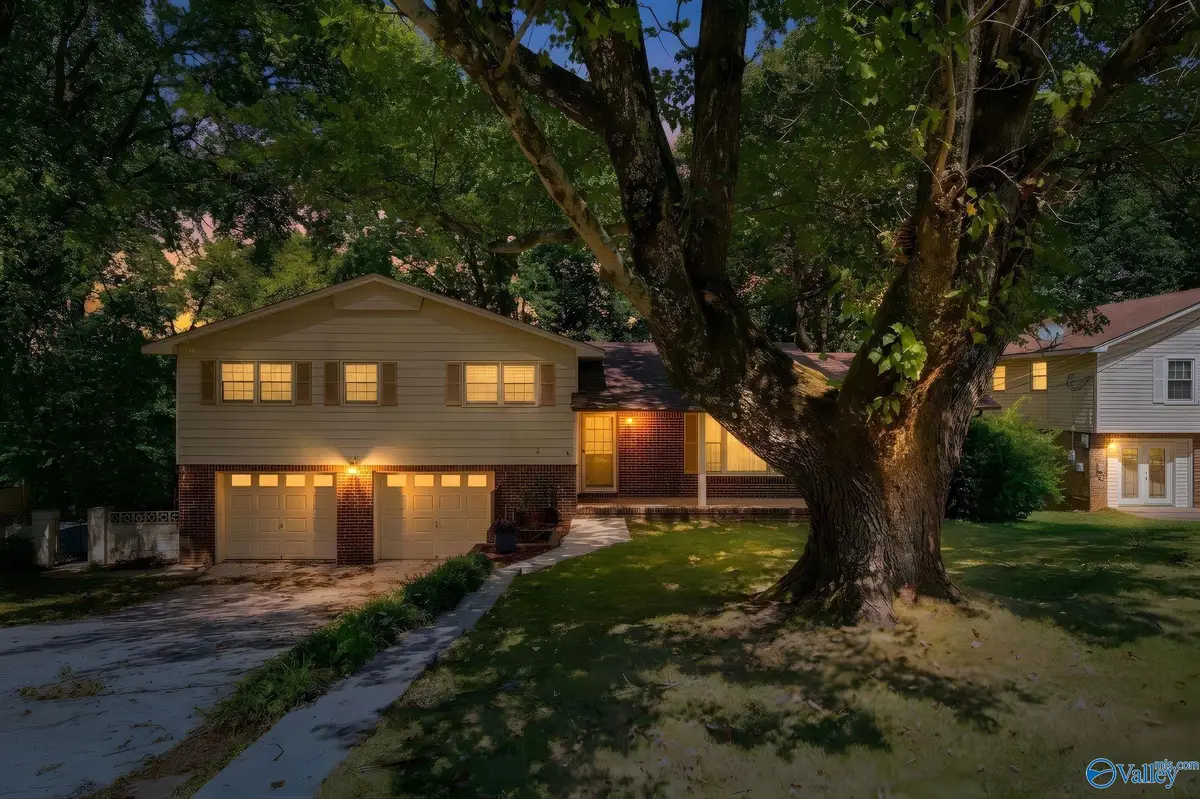 4606 Wellington Point Nw, Huntsville, AL 35816 - #1