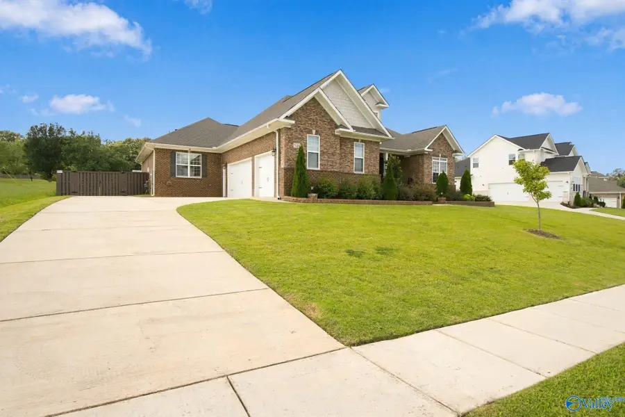 324 NE Merrydale Drive Ne, Huntsville, AL 35811 - #3