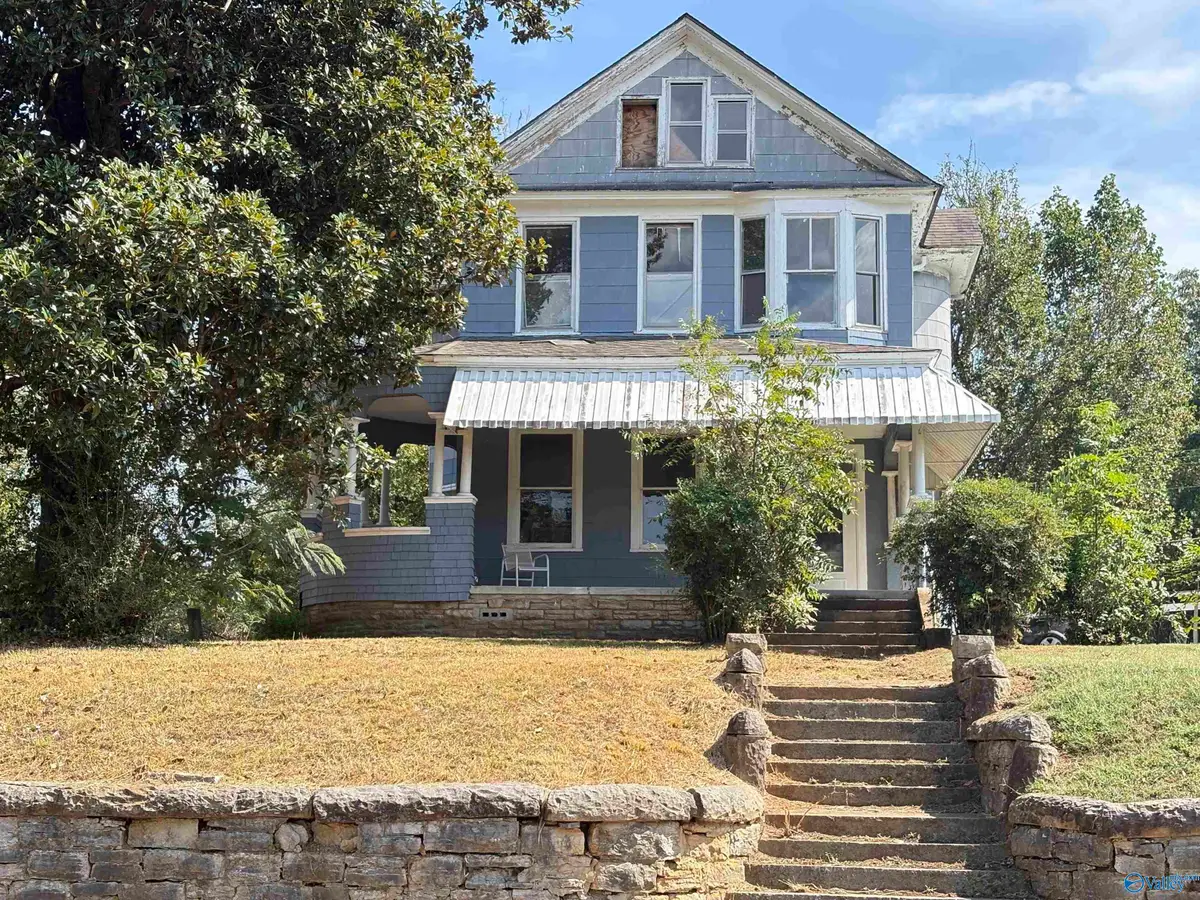 308 Olcott Avenue, Bridgeport, AL 35740 - #1