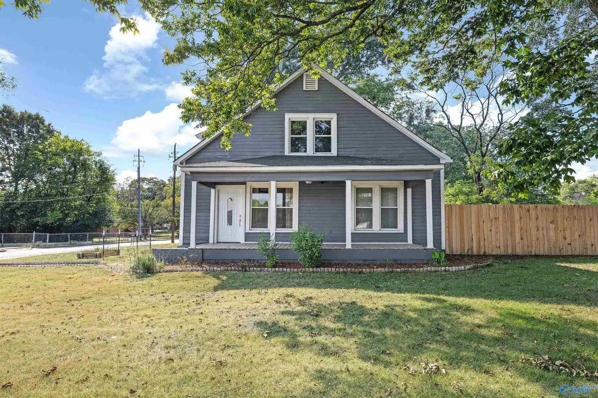 201 Day Street, Hartselle, AL 35640 - #1