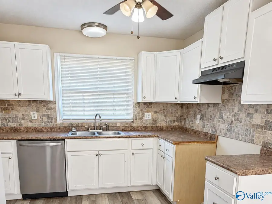 4503 Kenwood Drive Nw, Huntsville, AL 35810 - #2