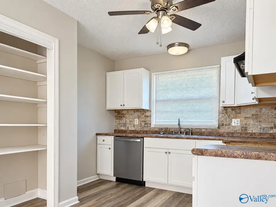 4503 Kenwood Drive Nw, Huntsville, AL 35810 - #3