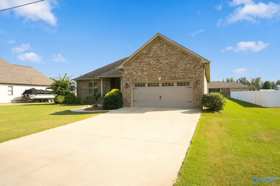 135 Cottonwood Circle, Gadsden, AL 35901 - #3