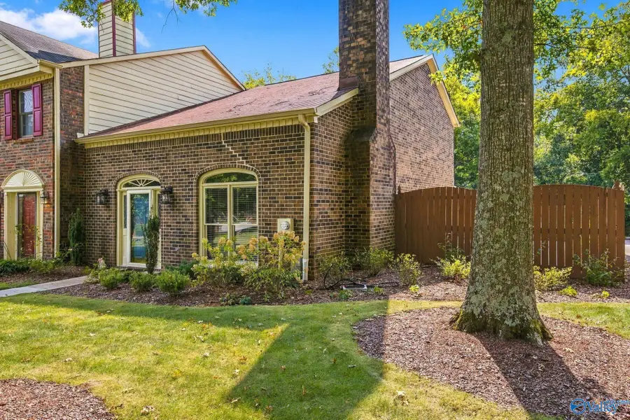 260 W Lake Circle, Madison, AL 35758 - #2