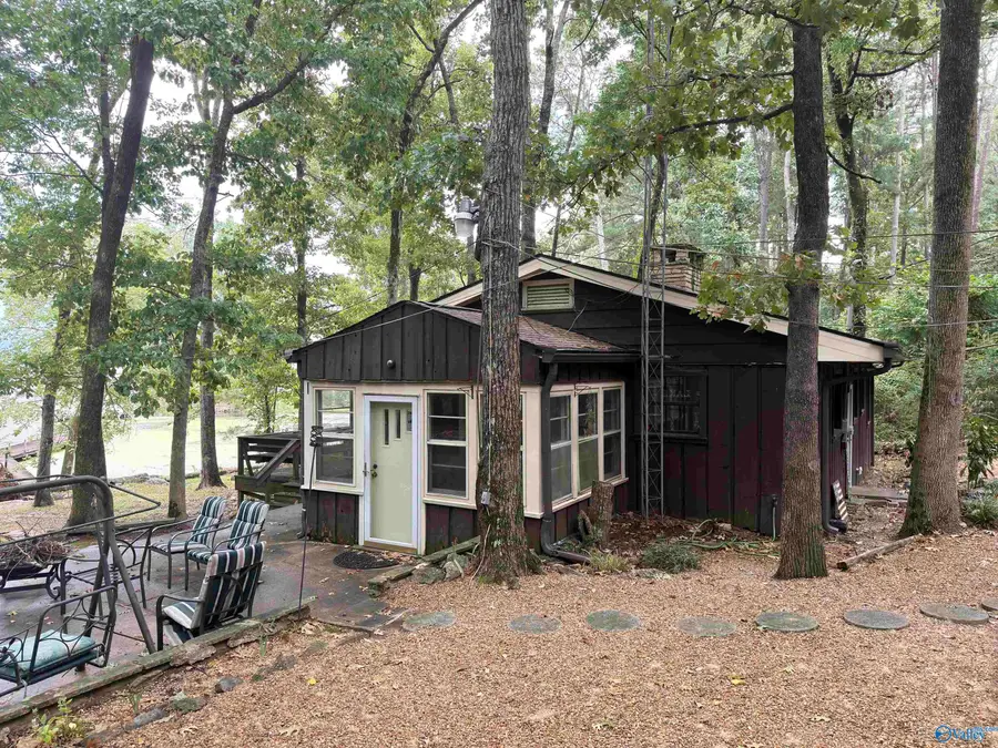 860 Pine Island Circle, Scottsboro, AL 35769 - #2