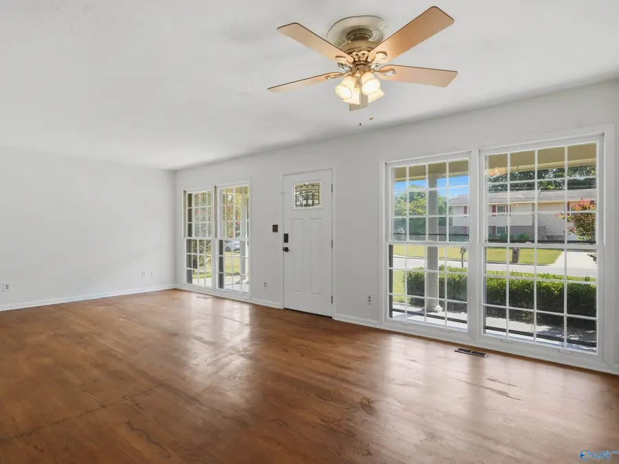 211 Cumberland Drive Se, Huntsville, AL 35803 - #3