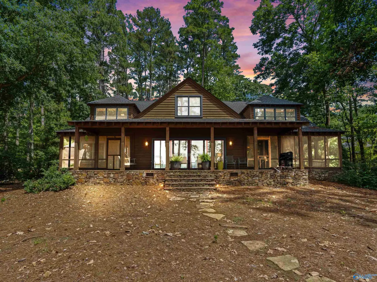 718 Pine Island Circle, Scottsboro, AL 35769 - #1