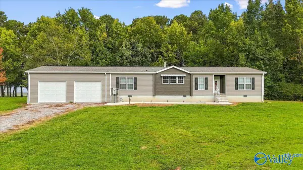 194 Star Point Road, Guntersville, AL 35976