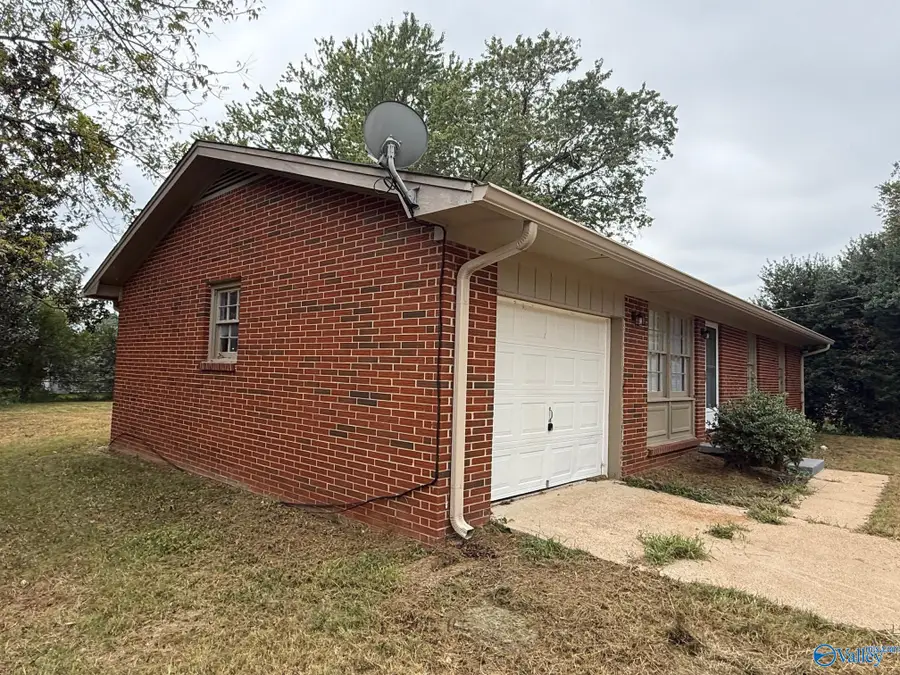 3021 Deerfield Road, Huntsville, AL 35810 - #2