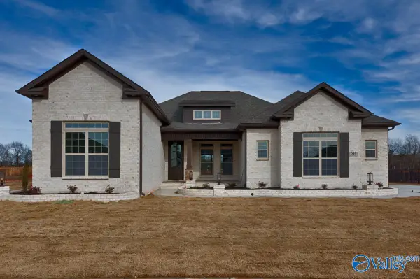 20897 Lakewood Drive, Athens, AL 35611