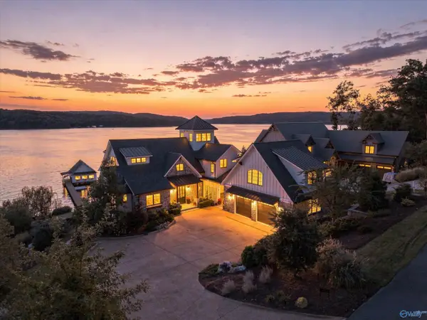 905 Reserve Drive, Guntersville, AL 35976