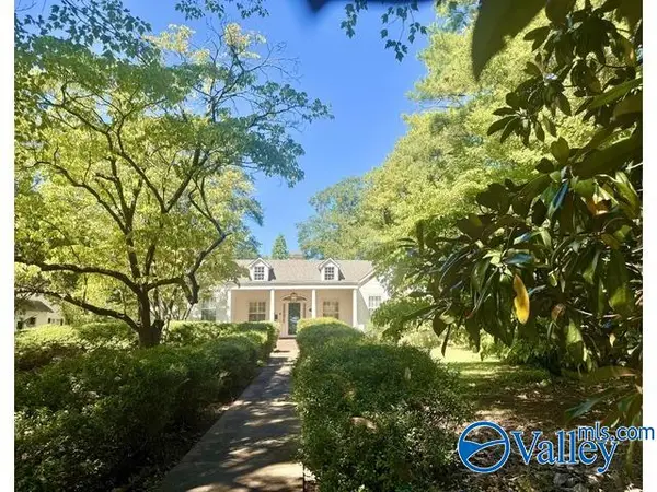1018 Gordon Drive, Decatur, AL 35601
