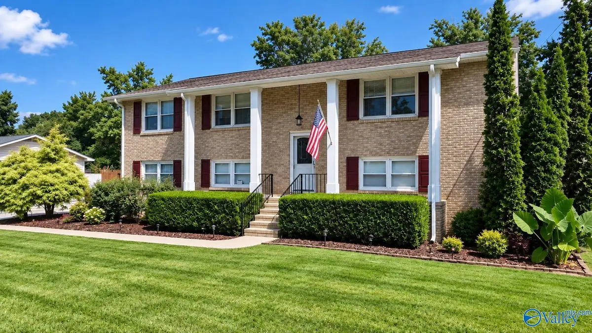 306 Spring Valley Court Sw, Huntsville, AL 35802 - #1