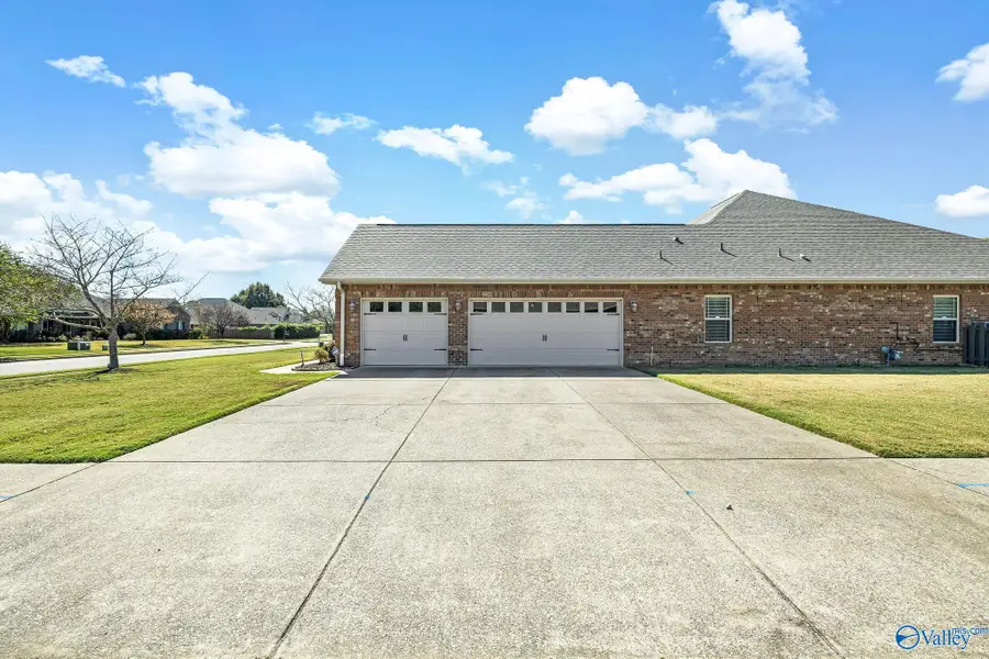 2516 Caldwell Park Court, Owens Cross Roads, AL 35763 - #3