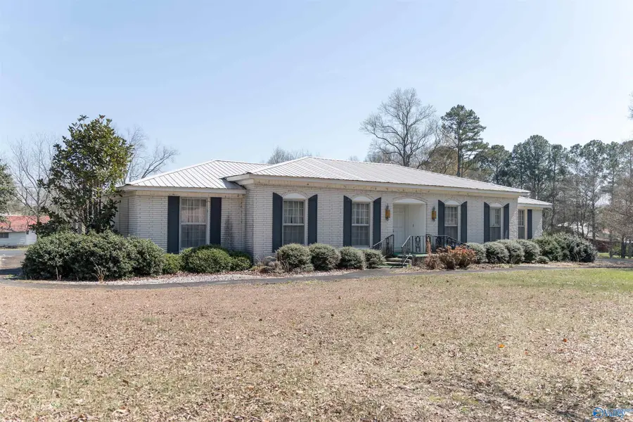 181 S Justice Street, Crossville, AL 35962 - #2