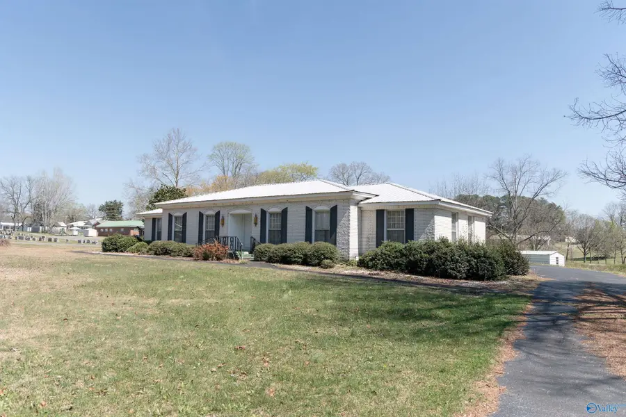 181 S Justice Street, Crossville, AL 35962 - #3