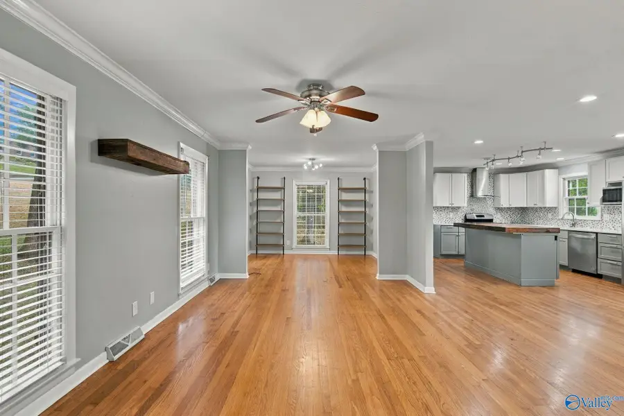 407 Sherwood Drive Se, Huntsville, AL 35802 - #2
