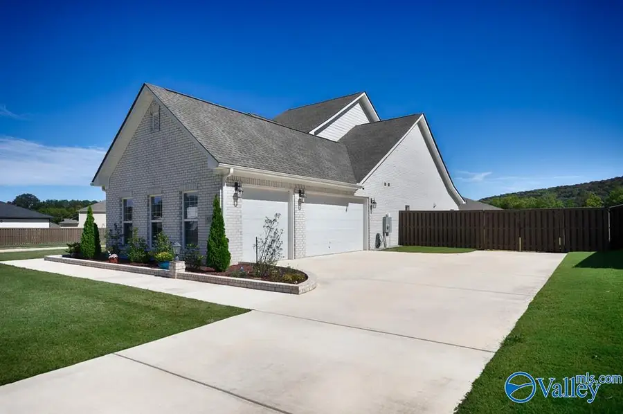 8114 Goose Ridge Drive, Owens Cross Roads, AL 35763 - #2