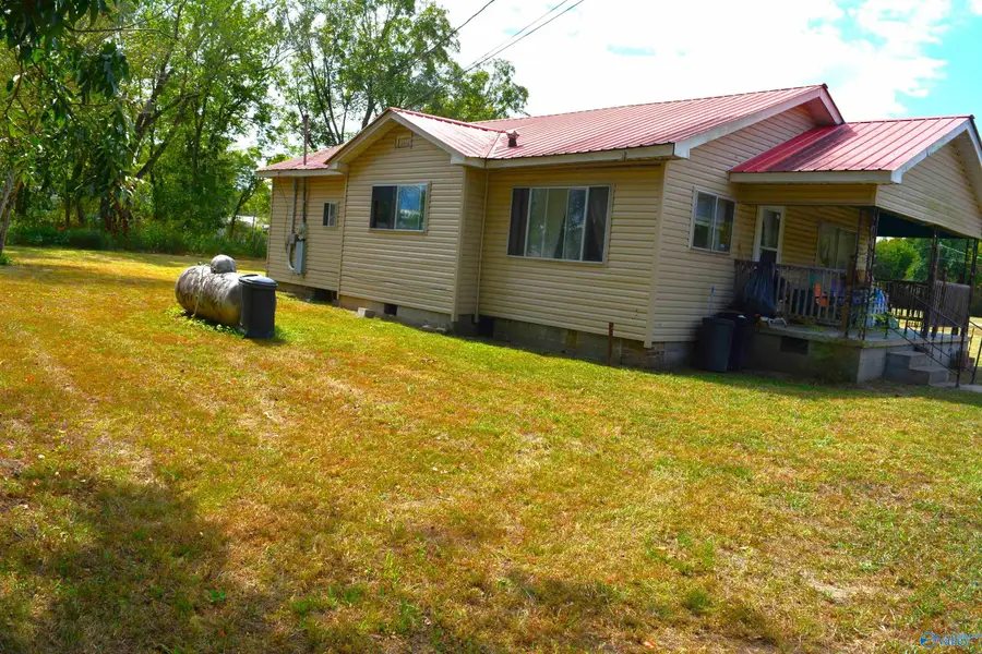 208 Wellington Street, Stevenson, AL 35772 - #2