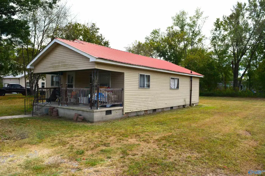 208 Wellington Street, Stevenson, AL 35772 - #3