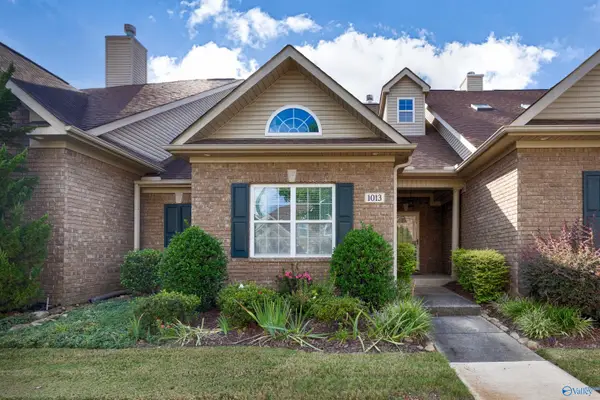 1013 Cresent Falls, Huntsville, AL 35806
