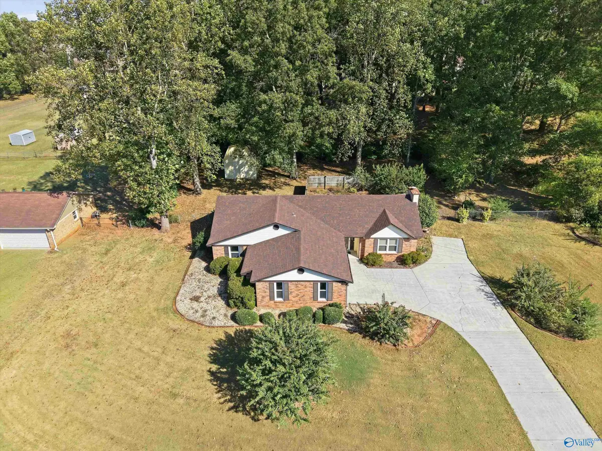 308 N Oxford Circle Nw, Meridianville, AL 35759 - #1