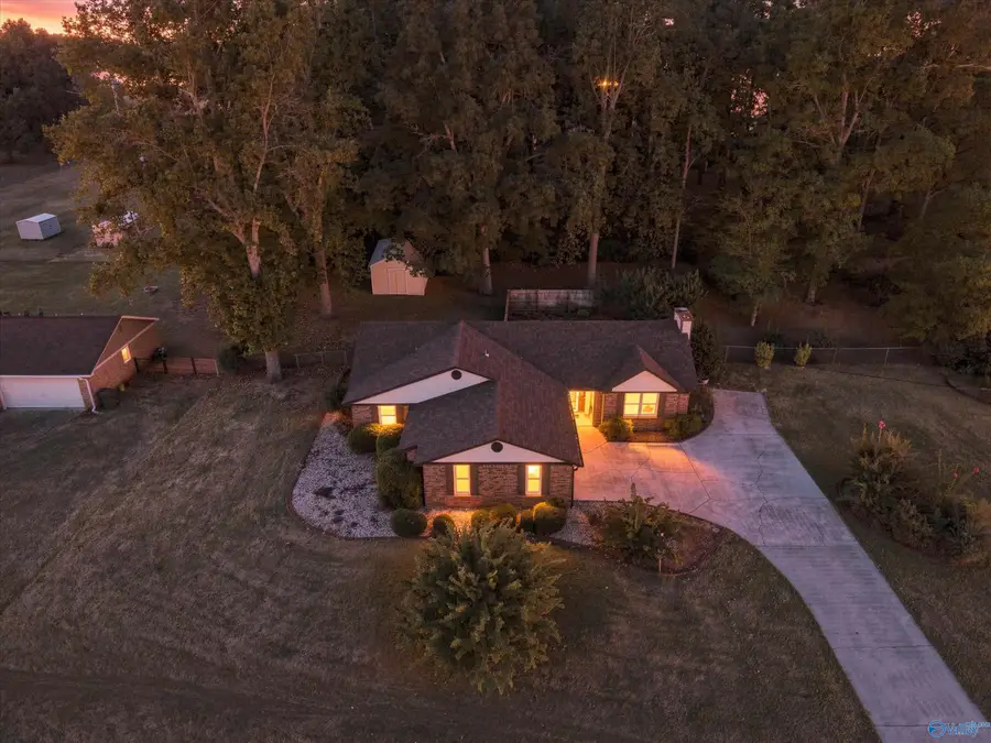 308 N Oxford Circle Nw, Meridianville, AL 35759 - #2