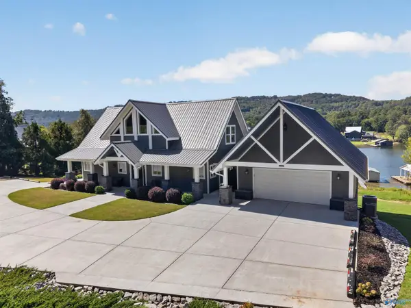 662 Preston Island Cir, Scottsboro, AL 35769
