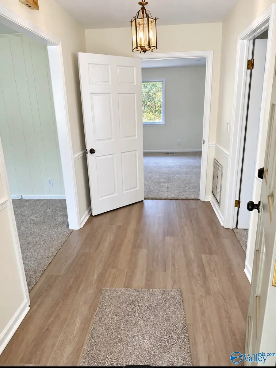 502 Eastview Avenue, Albertville, AL 35950 - #3