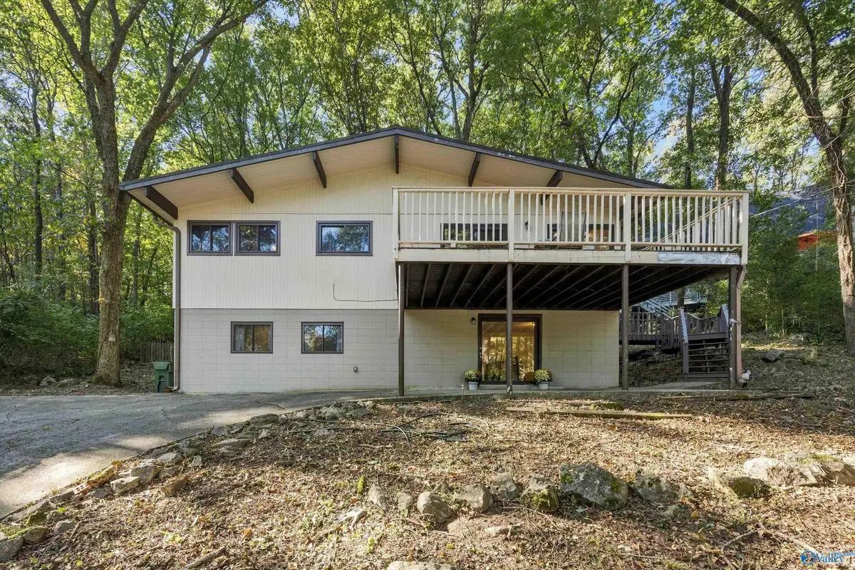 2026 Wooddale Drive Ne, Huntsville, AL 35801 - #1
