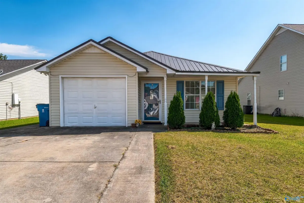 303 Autumnwood Lane, Rainbow City, AL 35906 - #1