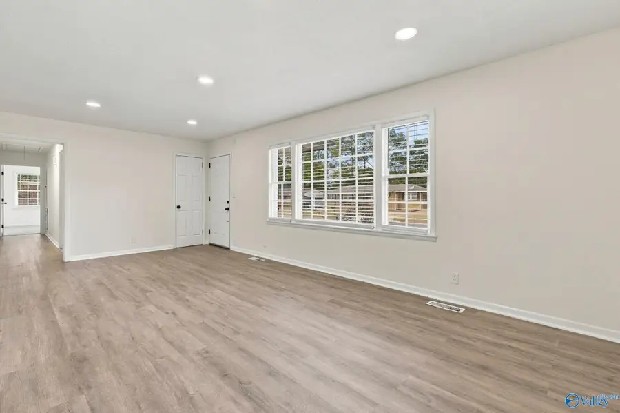307 Meadowbrook Drive Se, Huntsville, AL 35803 - #3