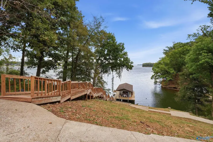 386 Bluff Drive, Rogersville, AL 35652 - #3