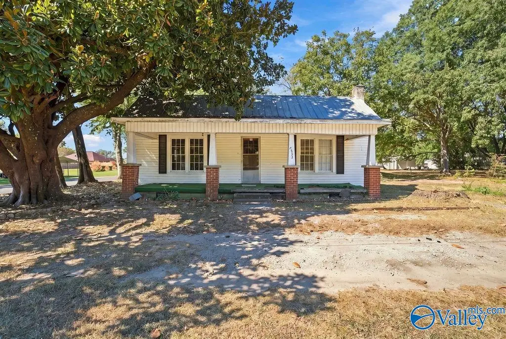 2033 Cleveland Avenue Sw, Decatur, AL 35601 - #1