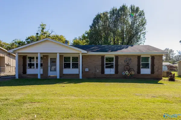 14013 Sandhurst Drive, Huntsville, AL 35803