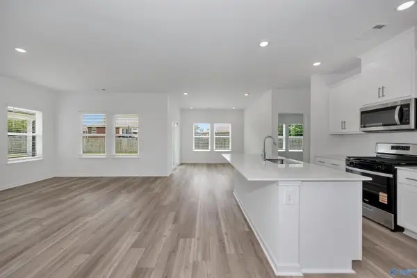29562 Gallows Cove Nw, Harvest, AL 35749