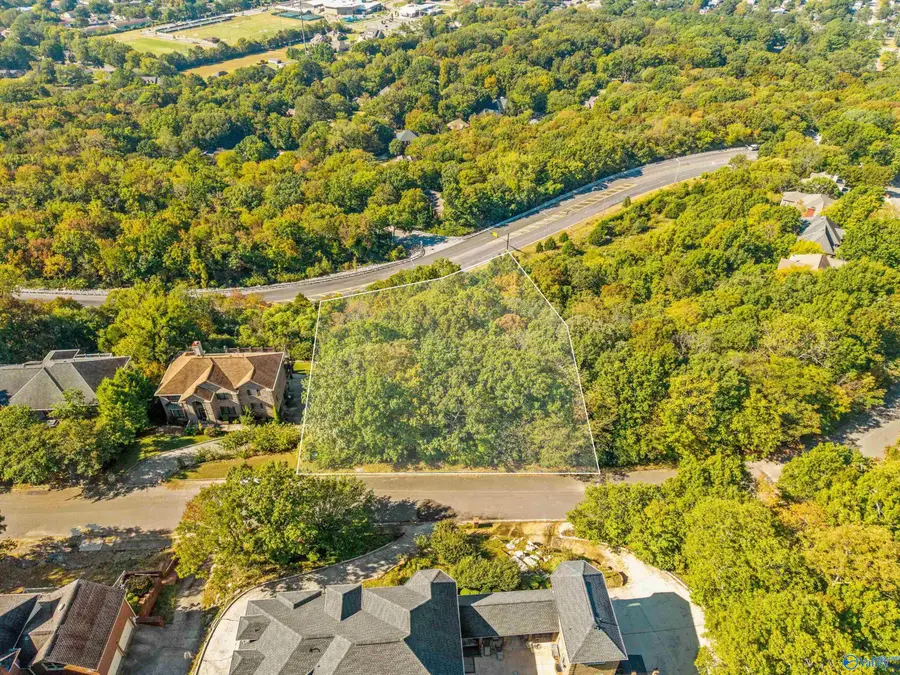 7724 Donegal Drive, Huntsville, AL 35802 - #3