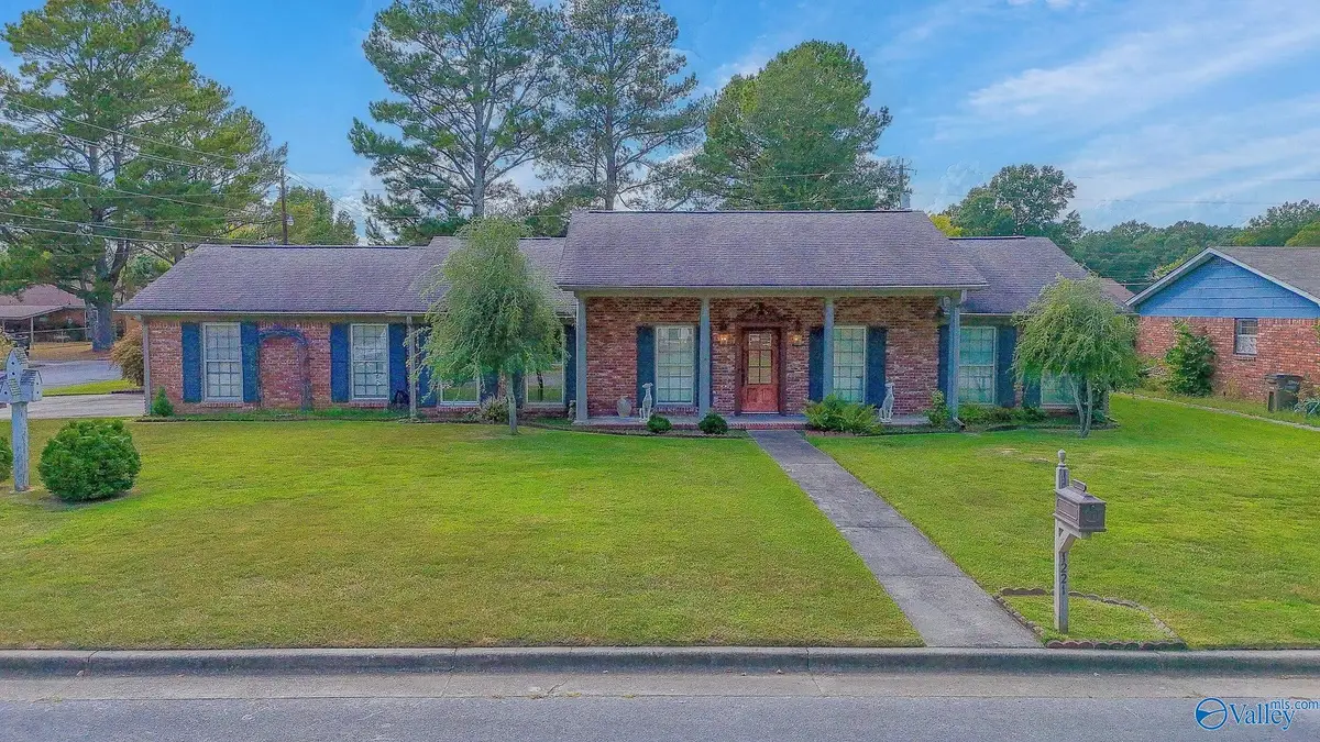 1221 Byron Ave Sw, Decatur, AL 35601 - #1