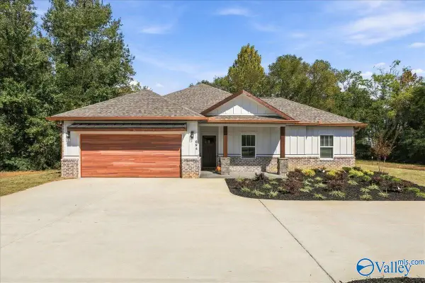 694 Knotty Walls Road, Owens Cross Roads, AL 35763